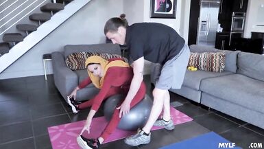 Breasty Anissa Kate In Hijab is shagged by Chris Johnson - 4 image