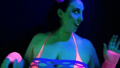 Mom Is A Rave Bondman : Mesmerize Bukkake