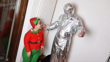 Dwarf (Sara One) makes a Oral-Sex to an Astronaut (Andrea Dipre)! - 1 image