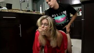 Stepmom and Stepson Affair 62 (Desayuno inesperado) - 1 image
