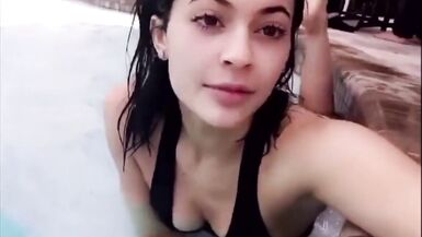 Kylie Jenner jerk off (doggy position audio) - 5 image