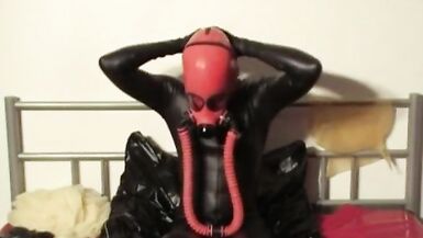 Hotty In Enormous Rubber Latex Breath Play With Mask + Gag Throat And Gas Mask - 3 image