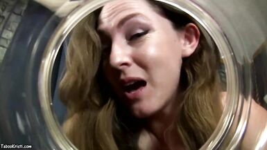Giantess Kristi isst und zerquetscht Petite Trapped Studs Vore Shrinking - 2 image