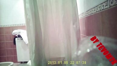 mère jaimerais baiser des gros seins sous la douche (reupload)