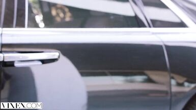 Nicole Aniston sorprende il suo uomo con una scopata bollente - 5 image