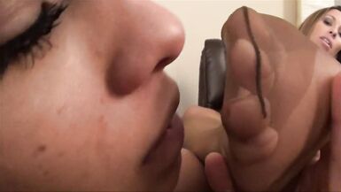 Proposition dun homme de confiance pour ladoration des pieds - 5 image