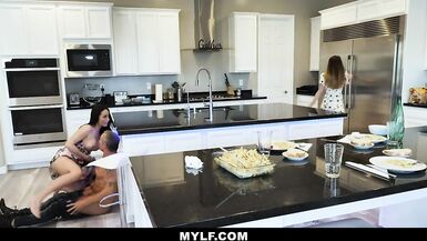 Russian Mommy Pumped Hard - 5 image