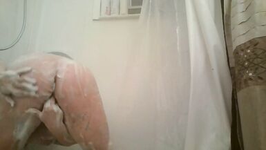 Voyeur Spying Angel Bubbly Showering Shaving Sing,dancing Finger Banging Wet Crack two Cum Unaware Spy Webcam - 3 image
