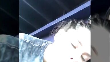 Couple de collégiens en train de senvoyer en lair sur du vrai homemade - 4 image