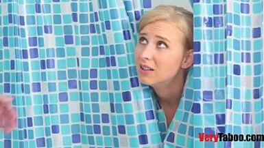 La mère a un amour inconditionnel pour ses fils pénis