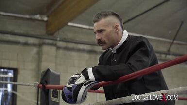 TOUGHLOVEX Le père Karl se bat pour son prix Bridgette B