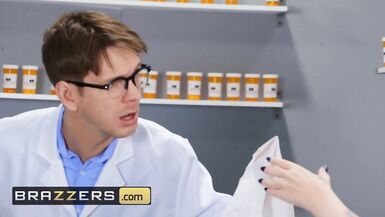 Brazzers - Glamorous Hot Kenzie Reeves With Excellent Body Copulates Her Pharmacy Markus Dupree - 2 image