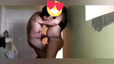 Jai baisé mon gros enculé tellement de fois que je lai remplie de lait.