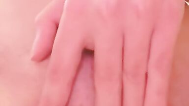 Étirée par un vibrateur géant