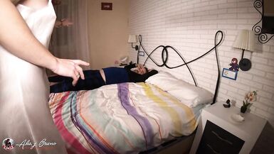 Cousins pumping after fight for sofa - 1 image