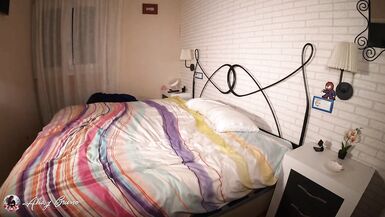 Cousins pumping after fight for sofa - 3 image