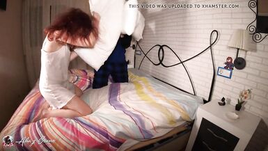 Cousins pumping after fight for sofa - 4 image