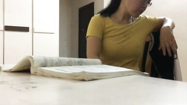 Un professeur de musique japonais se fait pomper par une étudiante