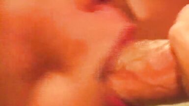 MomsWithBoys - Sexo de MILF loira e sensual com namorado jovem e gostoso - 8 image