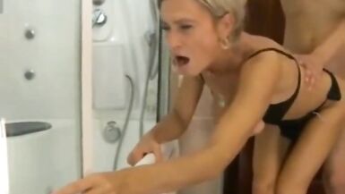 Ateşli Rus Anne sikişi - 5 image