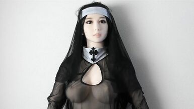 Schwester Maria. 6x Cumshots. Echte Sexpuppen. Wichsen auf Brüste. Arschficken, Blowjobs, Handjobs Mädchen Titten. Weibliche Frau Puppen von Mann masturbieren männlich - 1 image