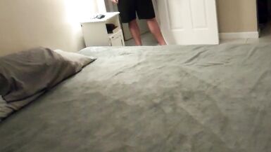 Femme chaude partagée avec un jeune hommeFemme chaude partagée avec un jeune homme