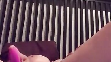 Woman with Big Natural Tits Making her Tight Pussy Cum with her Pink Vibe - 5 image