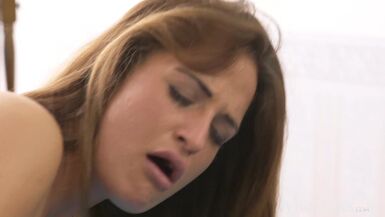 STEP MOM Bas MILF veut le faire dans sa chatte douce