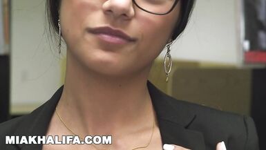 MIA KHALIFA - Lebanese Queen Removes Her Hijab And Clothes In A Public Libr - 8 image