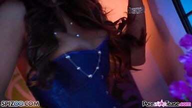 Busty bebek Alison Tyler Mavi Hafıza - 2 image