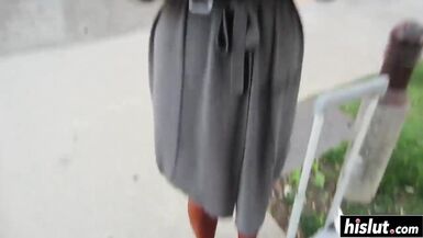 Alison Tyler amüsiert sich bei den Dreharbeiten - 1 image