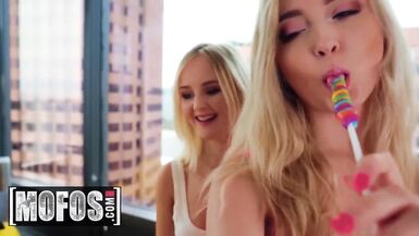 Girls Gone Pink - Lexi Lore Natalia Queen - Ciseaux dété