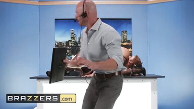 Brazzers - Les nouvelles salopes Alexis Fawx et Luna Star baisent la Paige