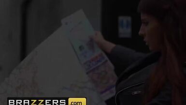 Brazzers - Madison Ivy e Danny D desiderano vedere la loro guida turistica Jasmine Jae spogliarsi nuda - 1 image