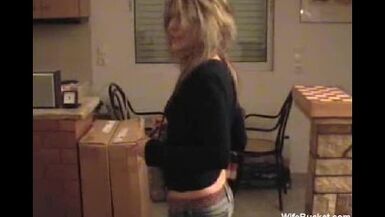 ギリシャの妻は、お尻に出す