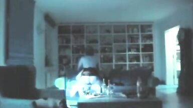 Mamá con un colega grabada por una cámara espía - 4 image