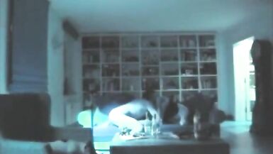 Mamá con un colega grabada por una cámara espía - 5 image