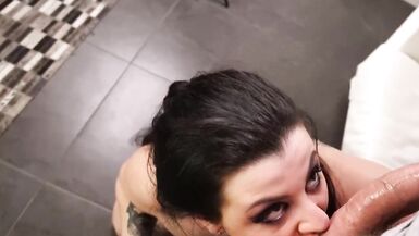 Ragazza spagnola paffuta e voluttuosa - 7 image