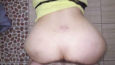 Mom in thongs bottom view. Stepson saw and fucked mature ass in anal