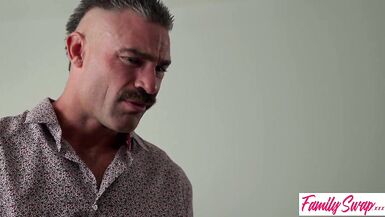 Swap Mom "I want to show you how to really suck a dick" S1:E9 - 5 image