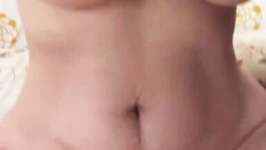 Anna E.s Schwester posiert in einem Amateur-Porno-Video - 2 image