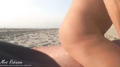 Shameless Public Beach Sex till Beachgoers had enough - 4 image