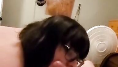 Il patrigno si scopa la figliastra dopo averla beccata a fumare - 3 image