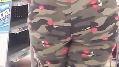 Candid Ebony Huge Booty Jiggle Wiggle Up Close! #1 - 2 image
