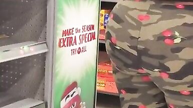 Candid Ebony Huge Booty Jiggle Wiggle Up Close! #1 - 5 image