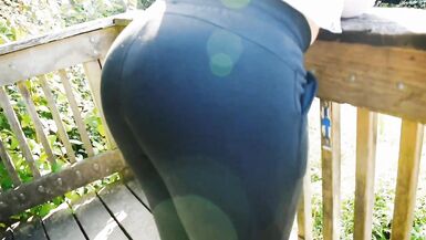 Exhibitionist MILF Flashing her round Booty and Playing with her Pussy at a Public Park