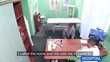 Un faux médecin trouve une surprise sexuelle dans la chatte humide dune patiente - 3 image