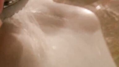 Watch Lenka the Loving Dream Babe get down and dirty with her favorite toy in solo play - 3 image