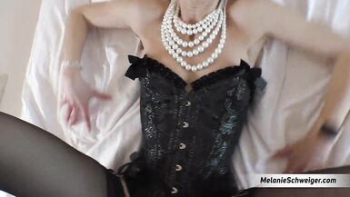 La belle maman galeriste allemande baisée !