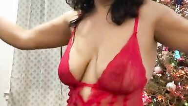 Anna Maria Mature Latina Bachata dance in red lingerie - 4 image